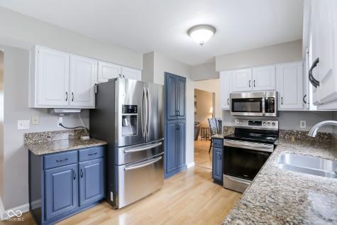 8466 Hill Pine Court Indianapolis IN 46227