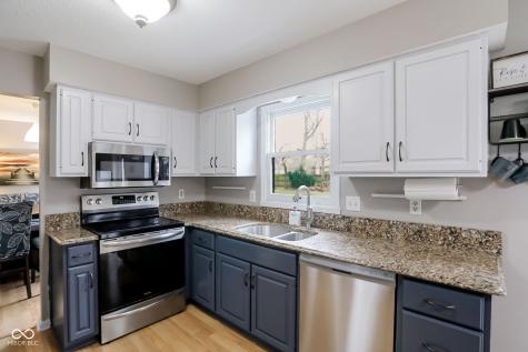 8466 Hill Pine Court Indianapolis IN 46227