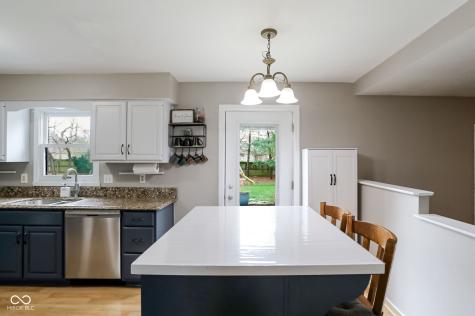 8466 Hill Pine Court Indianapolis IN 46227