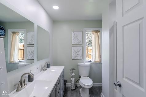 8466 Hill Pine Court Indianapolis IN 46227