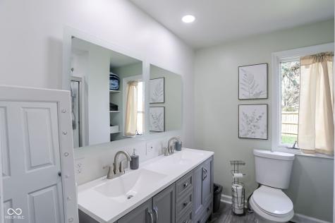 8466 Hill Pine Court Indianapolis IN 46227