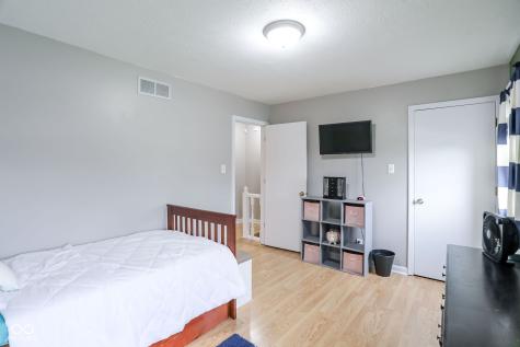 8466 Hill Pine Court Indianapolis IN 46227