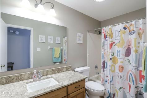 8466 Hill Pine Court Indianapolis IN 46227