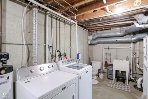 8466 Hill Pine Court Indianapolis IN 46227