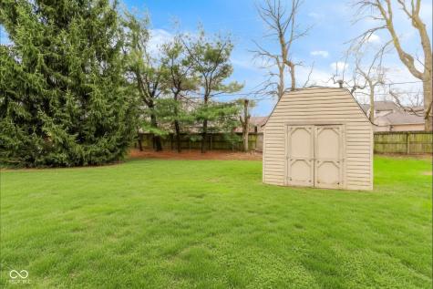 8466 Hill Pine Court Indianapolis IN 46227
