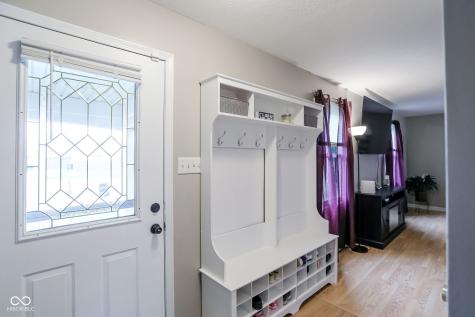 8466 Hill Pine Court Indianapolis IN 46227