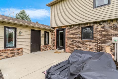 8466 Hill Pine Court Indianapolis IN 46227