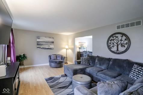 8466 Hill Pine Court Indianapolis IN 46227