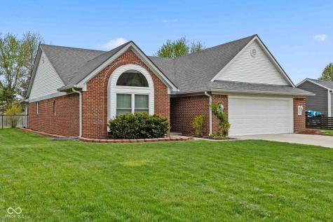 4012 S Loganberry Court New Palestine IN 46163