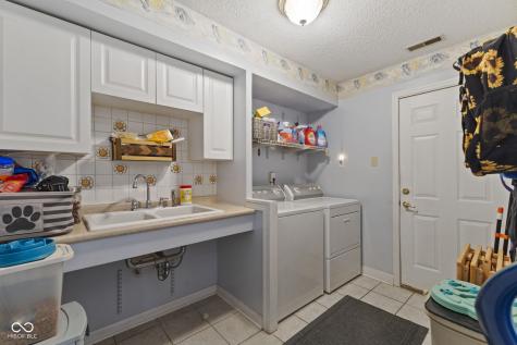 4012 S Loganberry Court New Palestine IN 46163