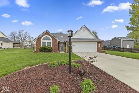 4012 S Loganberry Court New Palestine IN 46163