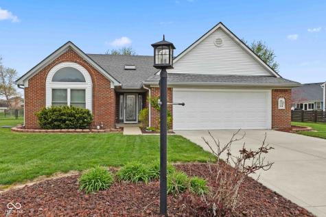 4012 S Loganberry Court New Palestine IN 46163