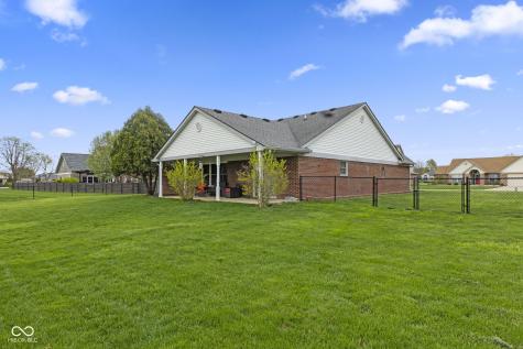 4012 S Loganberry Court New Palestine IN 46163