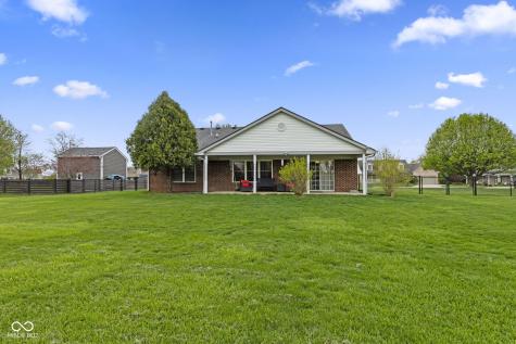 4012 S Loganberry Court New Palestine IN 46163