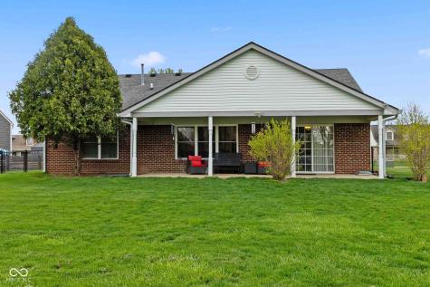 4012 S Loganberry Court New Palestine IN 46163