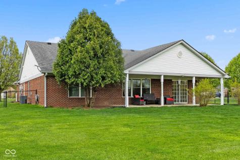 4012 S Loganberry Court New Palestine IN 46163