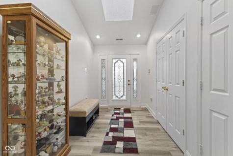 4012 S Loganberry Court New Palestine IN 46163