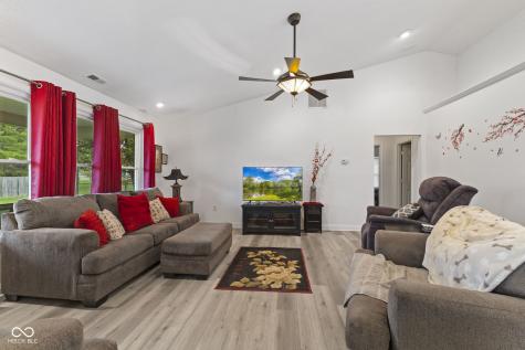 4012 S Loganberry Court New Palestine IN 46163