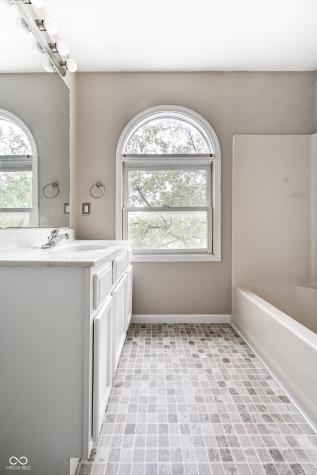 462 E 10th Street Indianapolis IN 46202