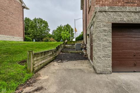 462 E 10th Street Indianapolis IN 46202