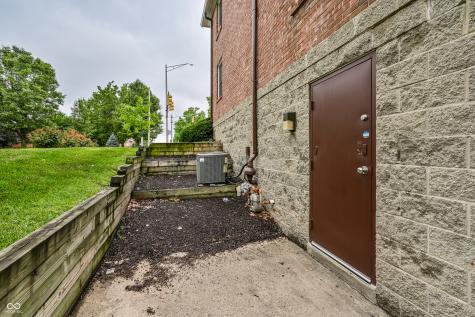 462 E 10th Street Indianapolis IN 46202