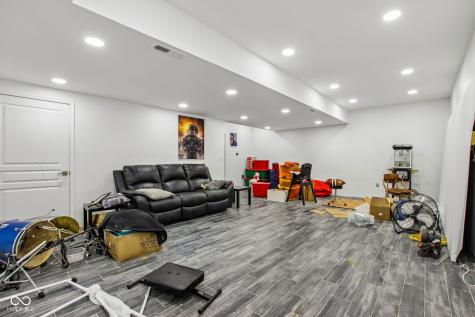6365 W Riverside Road Mccordsville IN 46055