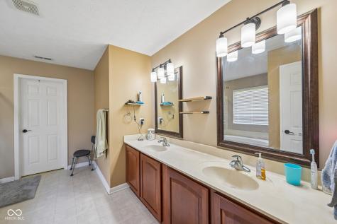 511 Georgetown Road Greenwood IN 46142