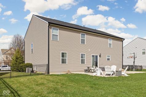1409 Berry Lake Way Brownsburg IN 46112