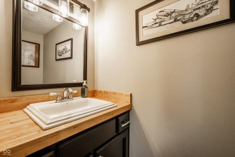 15222 Shoreway East Court Carmel IN 46032
