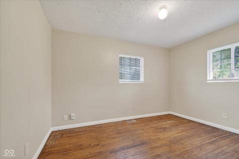 1023 S Worth Avenue Indianapolis IN 46241