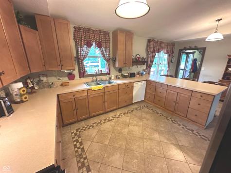 808 N 700 E Franklin IN 46131