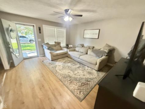 1251 Pin Oak Circle Seymour IN 47274