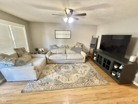 1251 Pin Oak Circle Seymour IN 47274