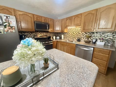 1251 Pin Oak Circle Seymour IN 47274