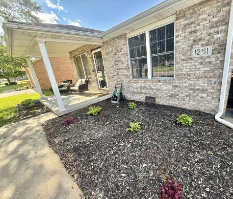 1251 Pin Oak Circle Seymour IN 47274