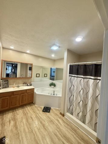 1251 Pin Oak Circle Seymour IN 47274