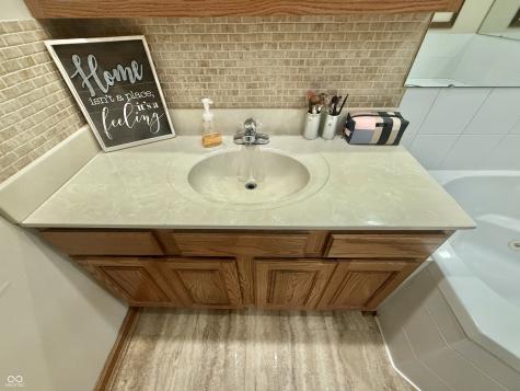 1251 Pin Oak Circle Seymour IN 47274