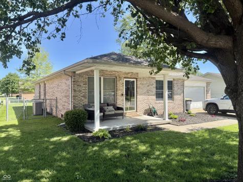 1251 Pin Oak Circle Seymour IN 47274
