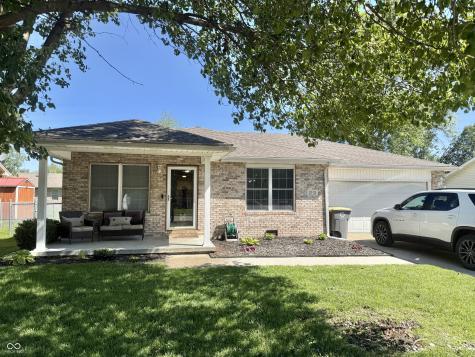 1251 Pin Oak Circle Seymour IN 47274