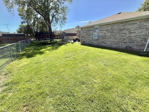 1251 Pin Oak Circle Seymour IN 47274