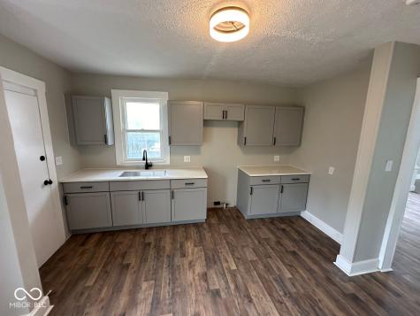 941 N Tuxedo Street Indianapolis IN 46201