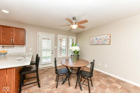 6236 N Woods Edge Court Mccordsville IN 46055