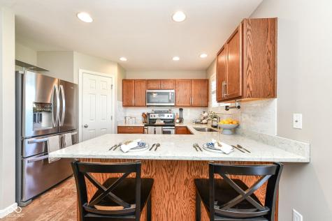6236 N Woods Edge Court Mccordsville IN 46055