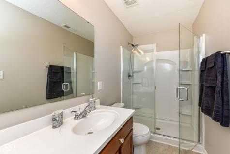6236 N Woods Edge Court Mccordsville IN 46055