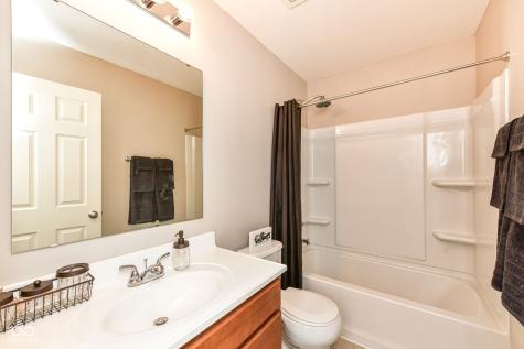 6236 N Woods Edge Court Mccordsville IN 46055