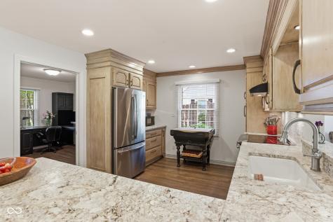 9605 Lincoln Boulevard Carmel IN 46280