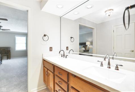 11469 Valley Meadow Drive Zionsville IN 46077