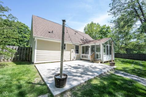 9861 Oakleaf Way Mccordsville IN 46055