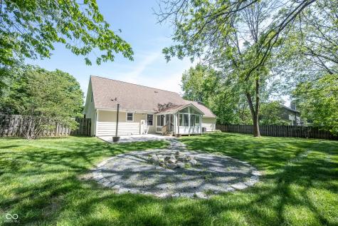 9861 Oakleaf Way Mccordsville IN 46055