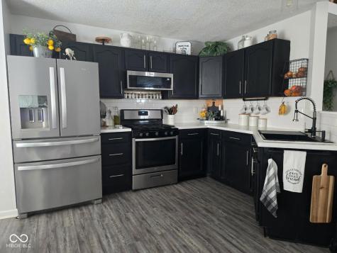 1046 Ebony Circle Franklin IN 46131